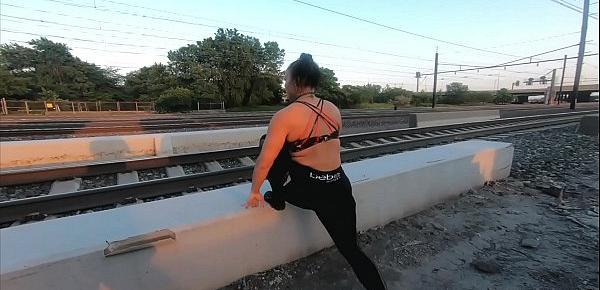  fucking a big booty slut in the public train yard